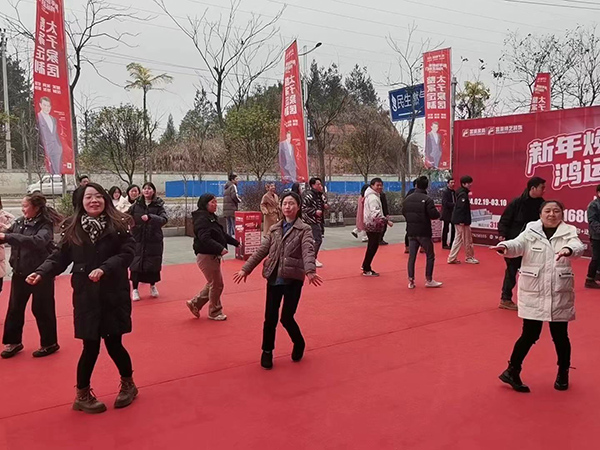 “龙腾315首战开门红”活动现场